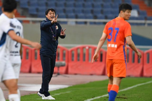 星空体育官网-双杀恩师泰山小胜和谐收场 连破武汉成对手苦主