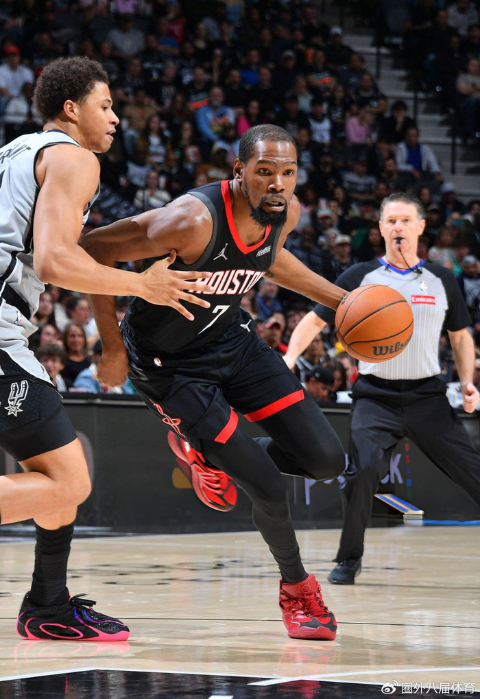 火箭惨遭马刺狂虐！杜兰特阿门合砍46分 过去6战吞3败跌西部第四|凯文·杜兰特|圣安东尼奥马刺队|休斯敦火箭队|NBA常规赛|nba_新浪体育_新浪新闻