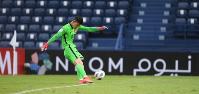 星空体育官方入口-扑点！2次封杀必进球！广州惨败战张健智成唯一亮点